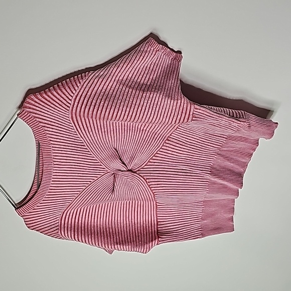 Rio & Rian medium pink short sleeve crop top shirt - Picture 2 of 6